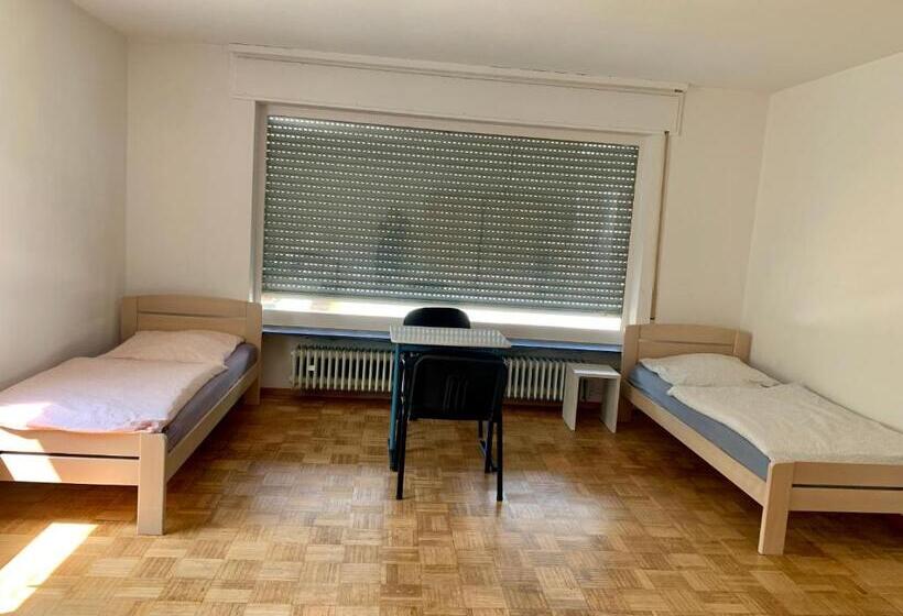 Quarto Quádruplo Estandar, Neureut