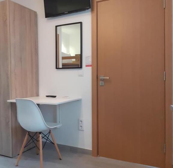 Номер Стандарт Трехместный, Hostel Sertã