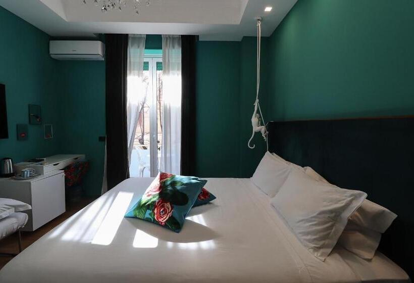سوئیت با بالکن, Aron Only Suites Bed And Breakfast