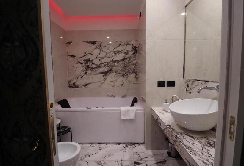 سوییت لوکس, Aron Only Suites Bed And Breakfast