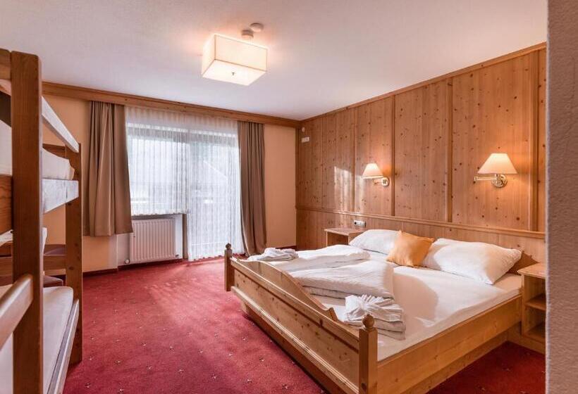 Семейный Номер, Restaurant Sidan