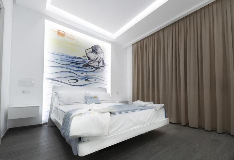 اتاق لوکس با چشم‌انداز دریا, Mbaccimari B&b