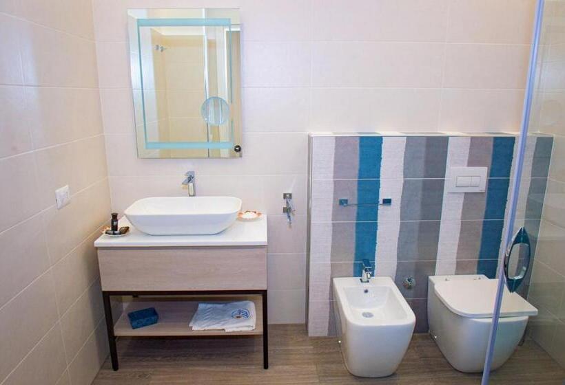 اتاق استاندارد با چشم‌انداز کوهستان, Mbaccimari B&b
