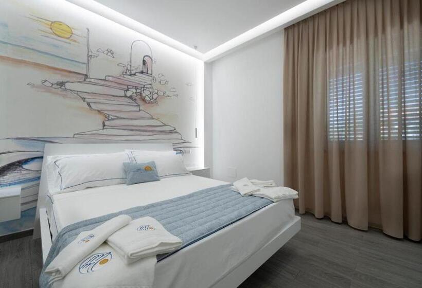 اتاق لوکس با چشم‌انداز دریا, Mbaccimari B&b