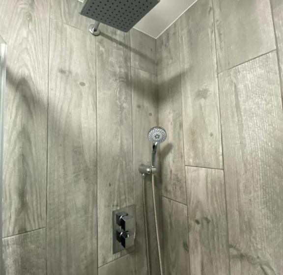 اتاق استاندارد, Shore Street Apartments
