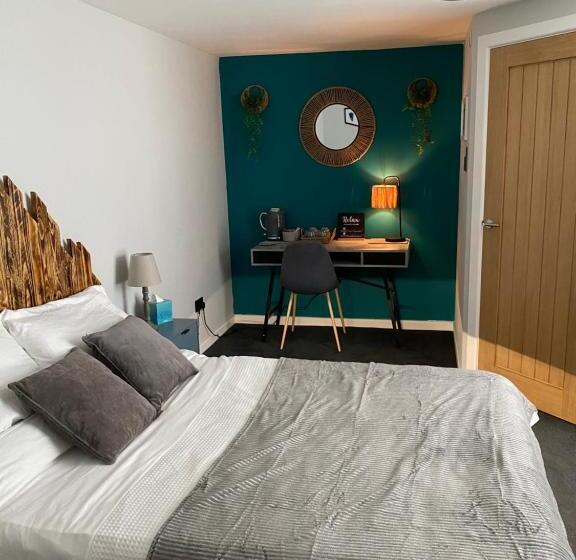 اتاق لوکس, Shore Street Apartments