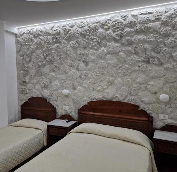 اتاق استاندارد سه نفره, Emmanouela Studios & Villas