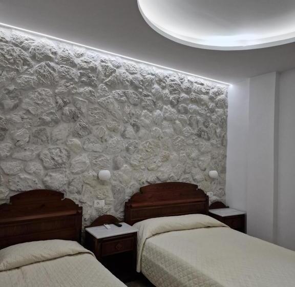 اتاق استاندارد سه نفره, Emmanouela Studios & Villas