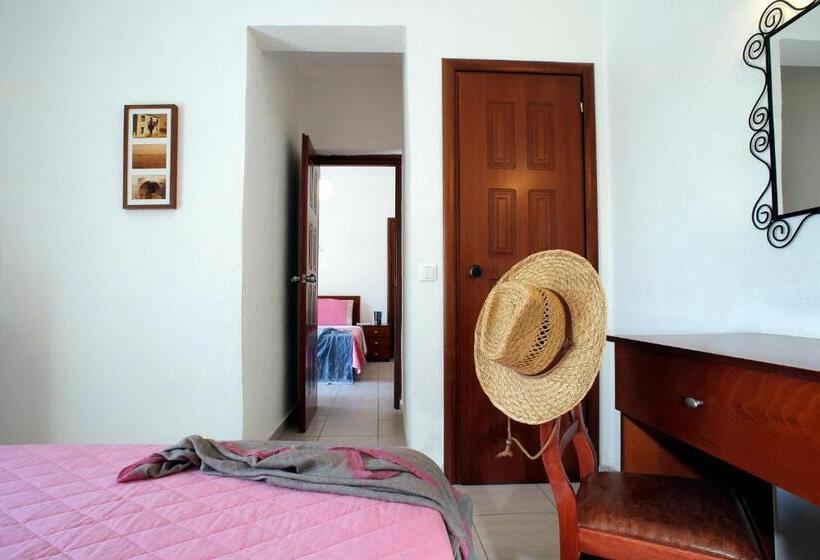 Family Suite, Stratos