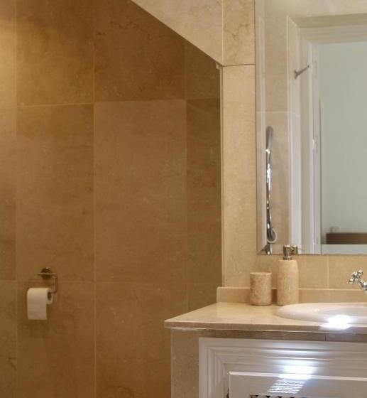 اتاق لوکس با بالکن و چشم‌انداز دریا, Luxury B&b Villa Tauro