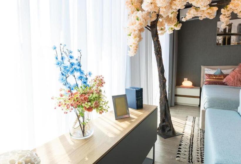 استودیوی سوپریور, Northaparthotel Bucharest