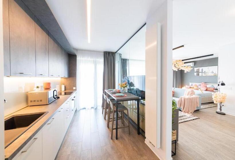 استودیوی سوپریور, Northaparthotel Bucharest