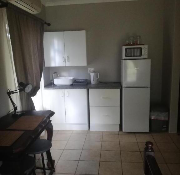 Номер Стандарт, A Cody Place