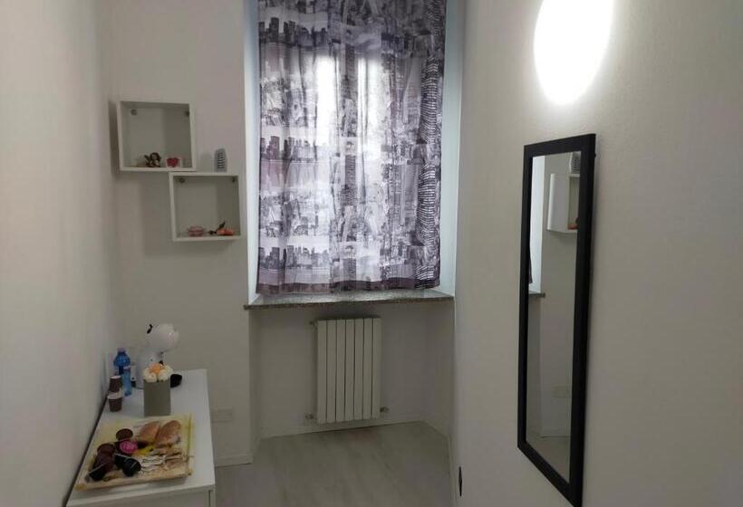 Номер Стандарт, La Corte