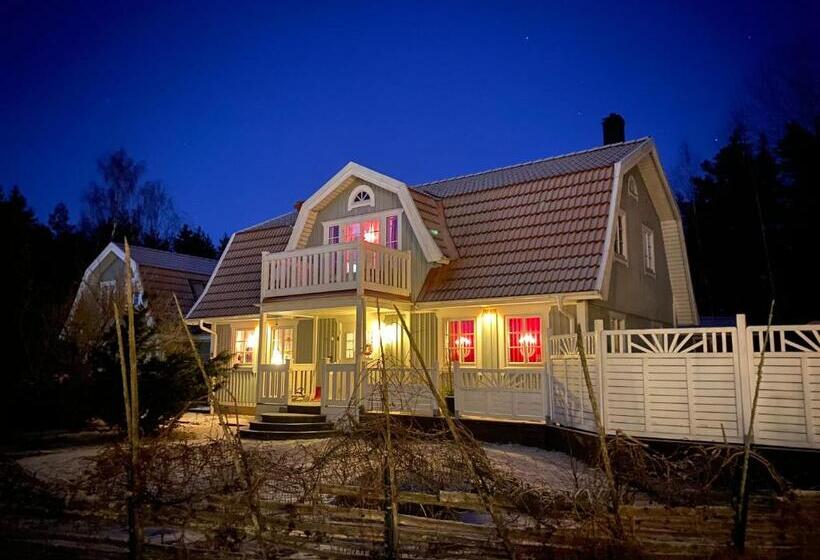 Бунгало Стандарт, Dr åsa Kallfors Järna Bed & Breakfast