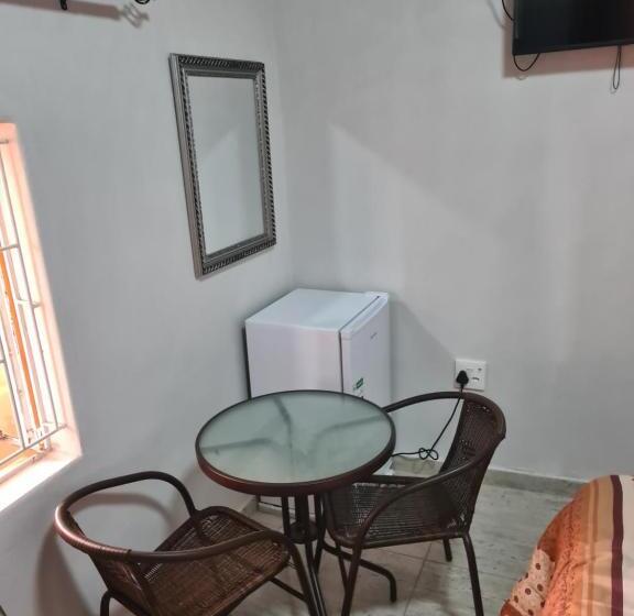 اتاق عادی, Whitehouse Lodge Benoni