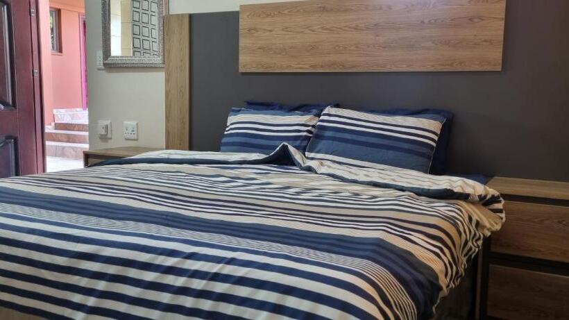 Deluxe Suite King Bed, Whitehouse Lodge Benoni