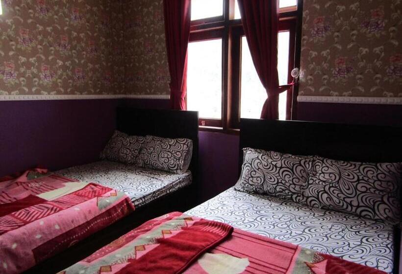 Villa 3 Quartos, Penginapan Melati Sarangan
