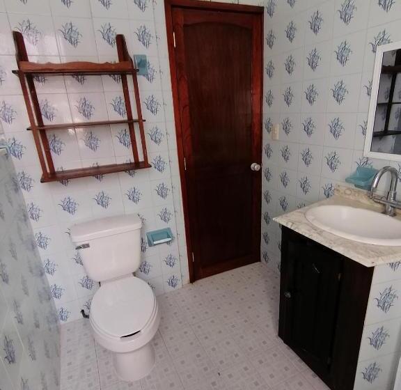 エコノミー４人部屋, Don Luis Hostal   Sucursal Hidalgo   Tecolutla