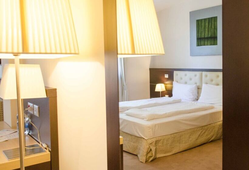 Трехместный Номер Комфорт, Green Garden Resort   Smart