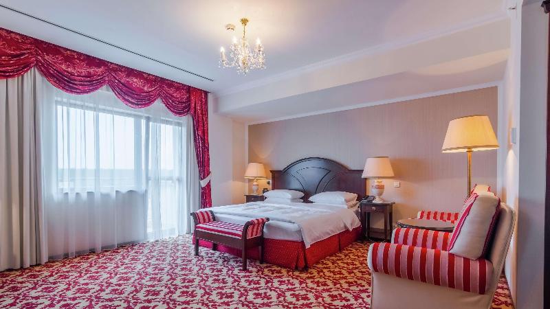 اتاق اجرایی با تخت بزرگ, Hilton Sibiu