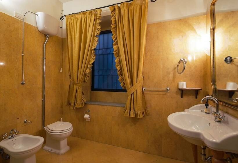 سوییت خانوادگی, I Portici Hotel   Residenza D Epoca