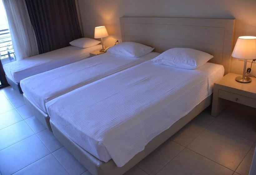 Triple Room Sea View, Porto Plaza