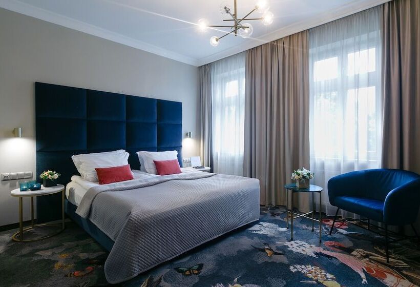 اتاق استاندارد یک نفره, Queen Boutique