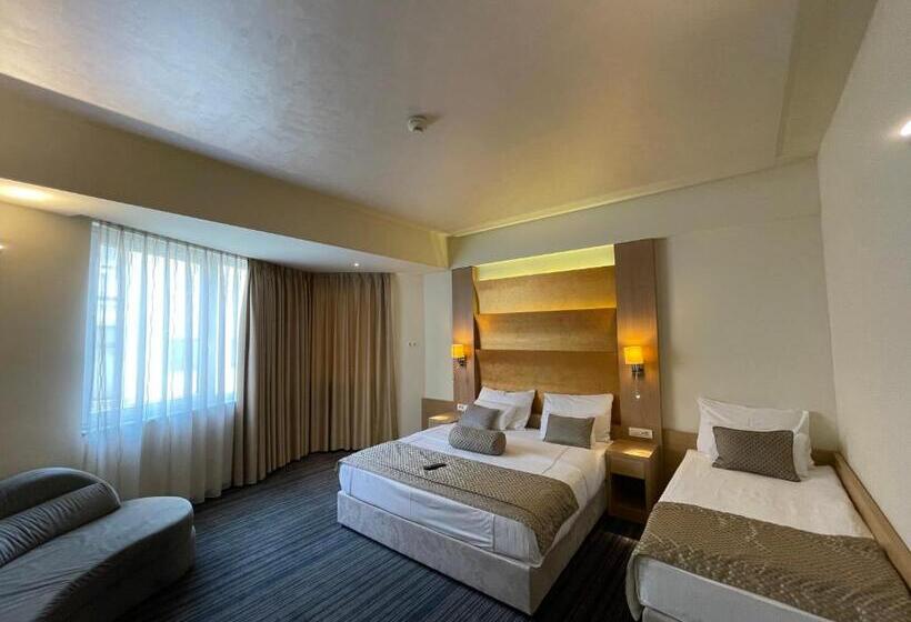 اتاق لوکس سه تخته, Spa Hotel Terme