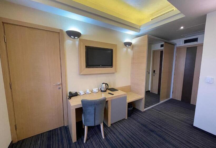 اتاق لوکس سه تخته, Spa Hotel Terme
