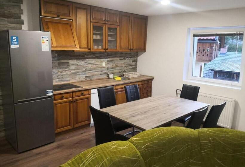 آپارتمان 1 خوابه با چشم‌انداز, Apartma Alja