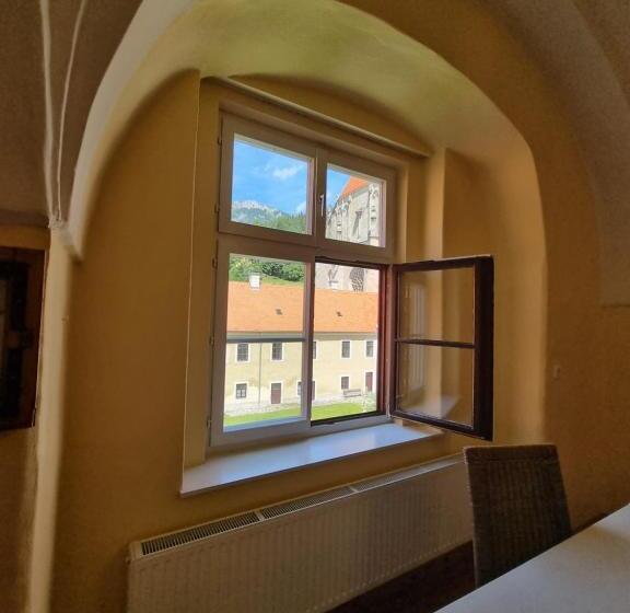 침실 2개 아파트, Im Stift Neuberg