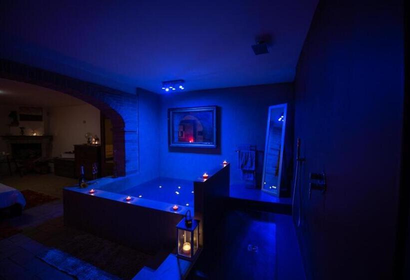Люкс Повышенной Комфортности, Dolce Farnetta En Suite Spa & Yoga