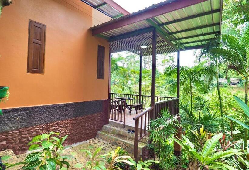 Номер Deluxe с Балконом, Baan Pak Rim Kuaen Resort