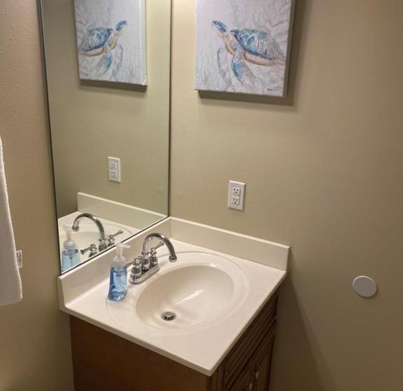 Дом 2 Спальни, Condo W Pool Near Beaches, Dining, Shopping, Etc