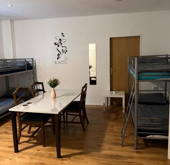 اتاق استاندارد یک تخته با سرویس بهداشتی مشترک, Mk Hostel Bremen