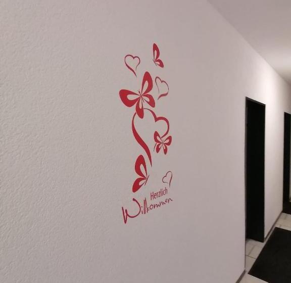اتاق استاندارد چهارنفره با سرویس بهداشتی مشترک, Mk Hostel Bremen