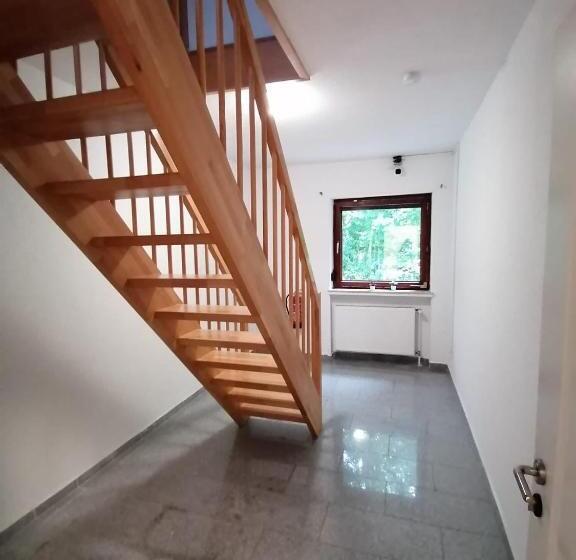 اتاق خانوادگی با سرویس بهداشتی مشترک, Mk Hostel Bremen