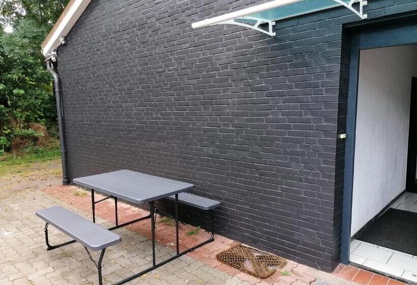 اتاق استاندارد سه تخته با سرویس بهداشتی مشترک, Mk Hostel Bremen