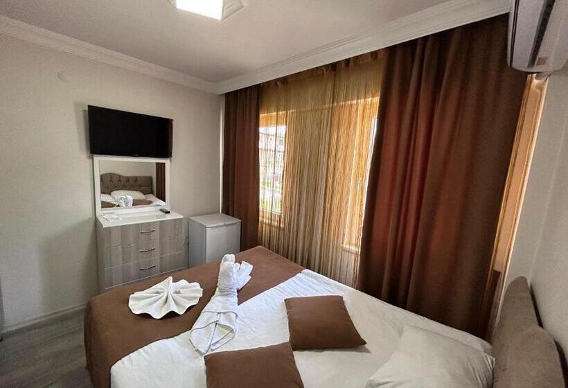 Quarto Estandar, Paradise House