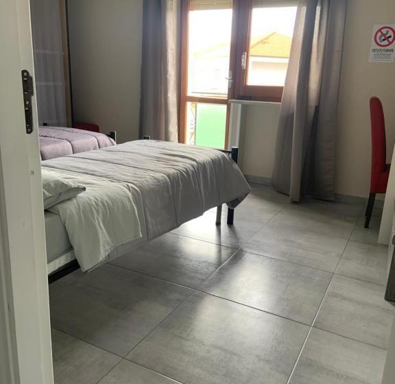 Standard room with outdoor bath, B&b Alle Porte Di Caserta