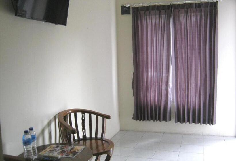 Номер Deluxe, Aqilakost N Cafe Gadog Puncak