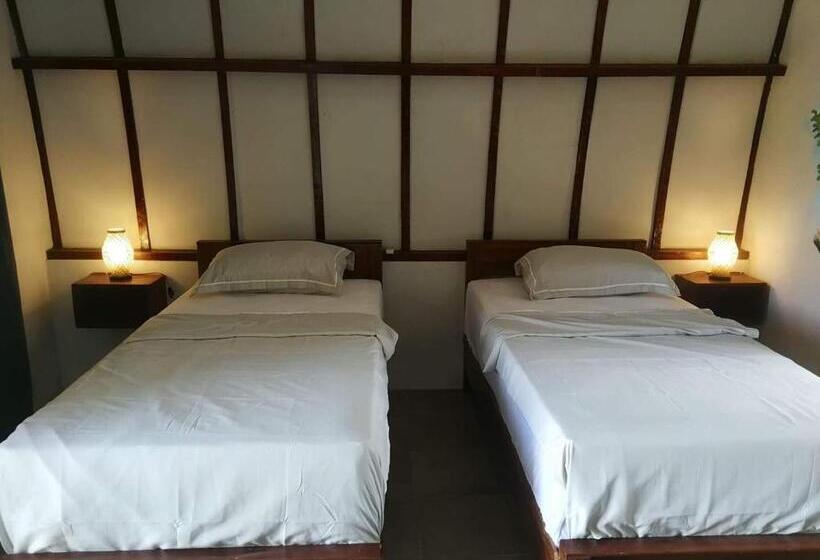 Bungalow Deluxe, Gino S Place   Guest House & Jungle Trekking