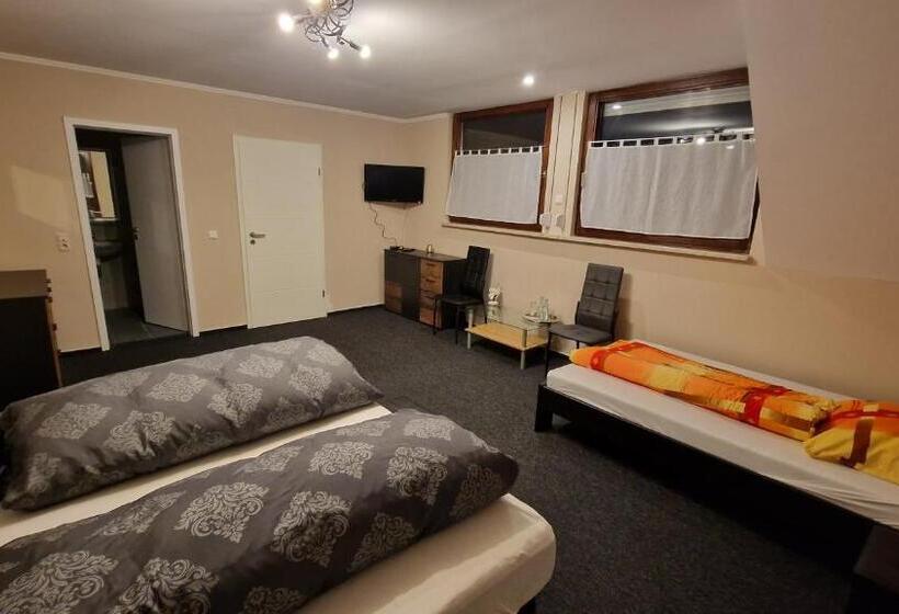 Номер Deluxe, & Restaurant   Zum Schleicher Kuckuck