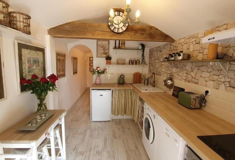 Студио Стандарт Вид на Сад, Le Logis D Epargnes B&b And Gite