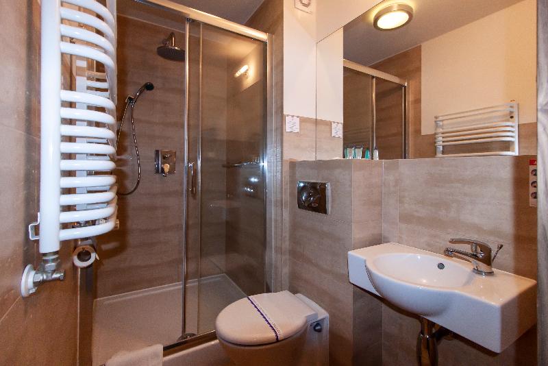 اتاق استاندارد سه نفره, Boutique Eco Hotel Sasanka
