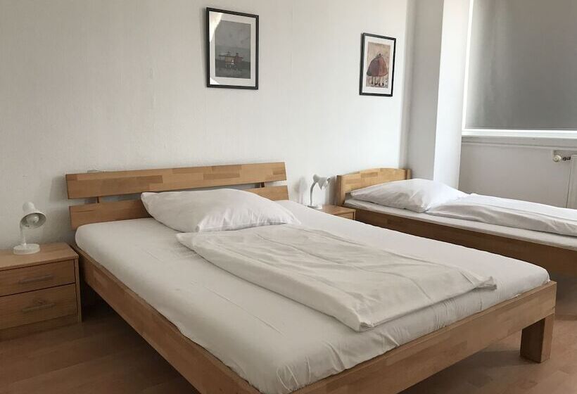 اتاق استاندارد سه نفره, City Inn
