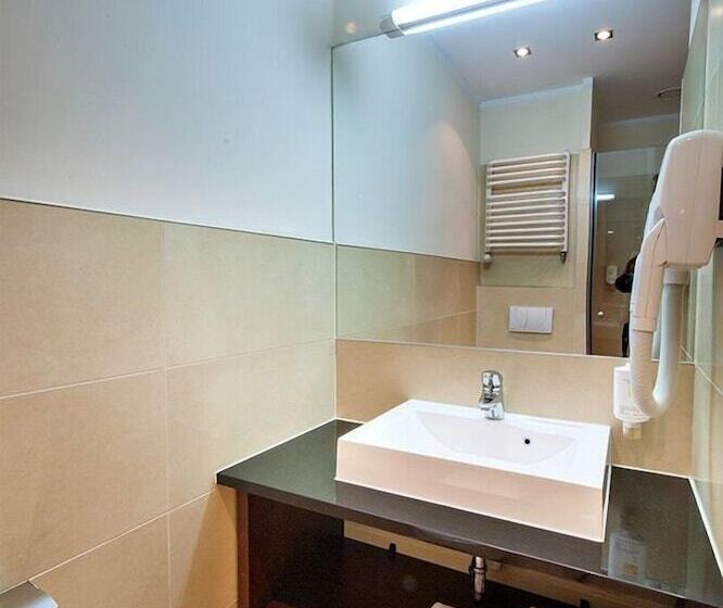 اتاق استاندارد یک نفره, Desilva Inn Katowice Airport