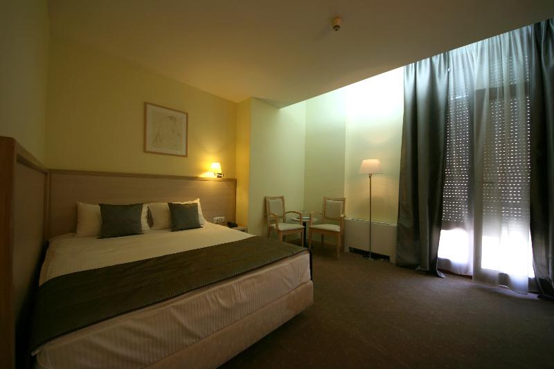 اتاق استاندارد یک نفره, Savoy