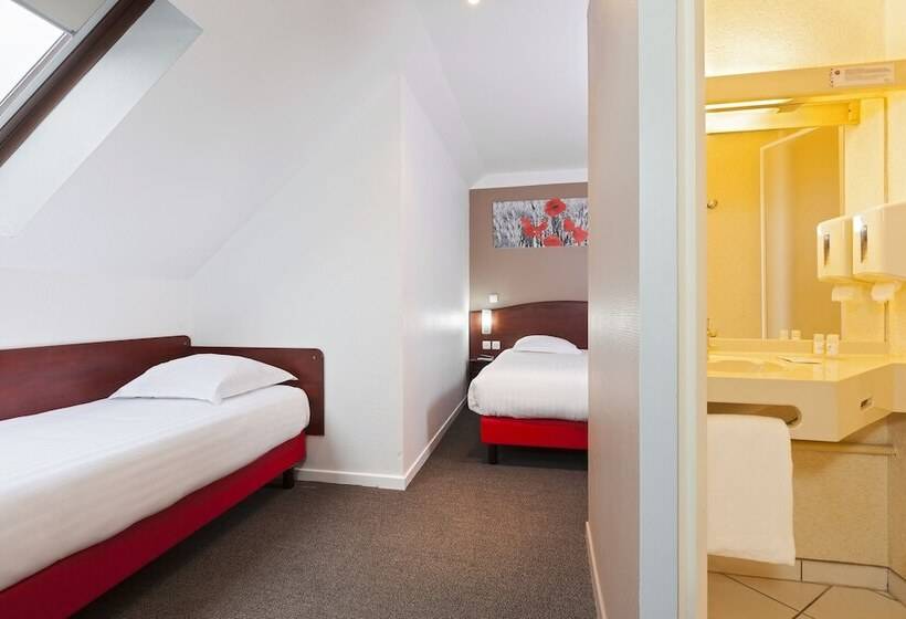 컴포트 트리플 룸, Brit Hotel Arras